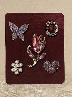 Brooch Cluster ✨